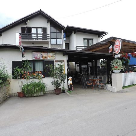 Bed And Breakfast Victoria Ogulin Exterior foto